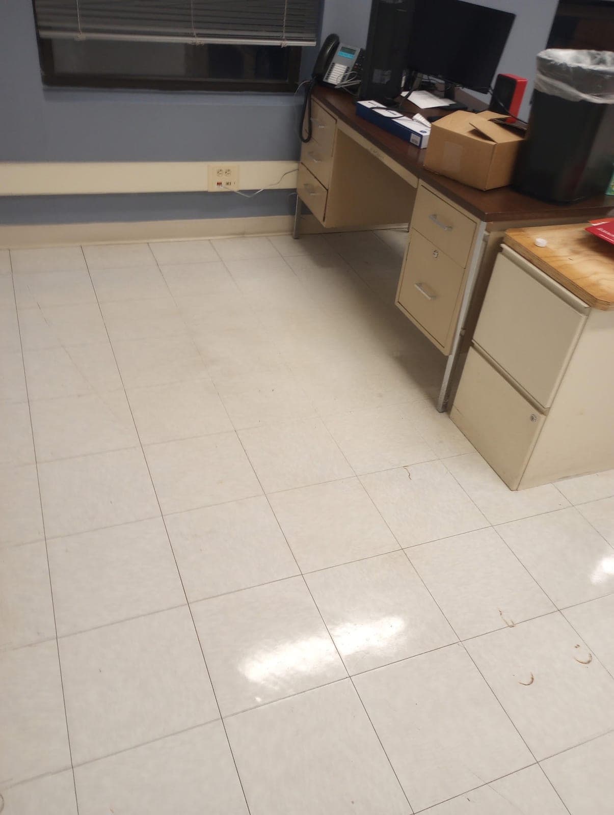 Office Floor Maintenance — before cleaning